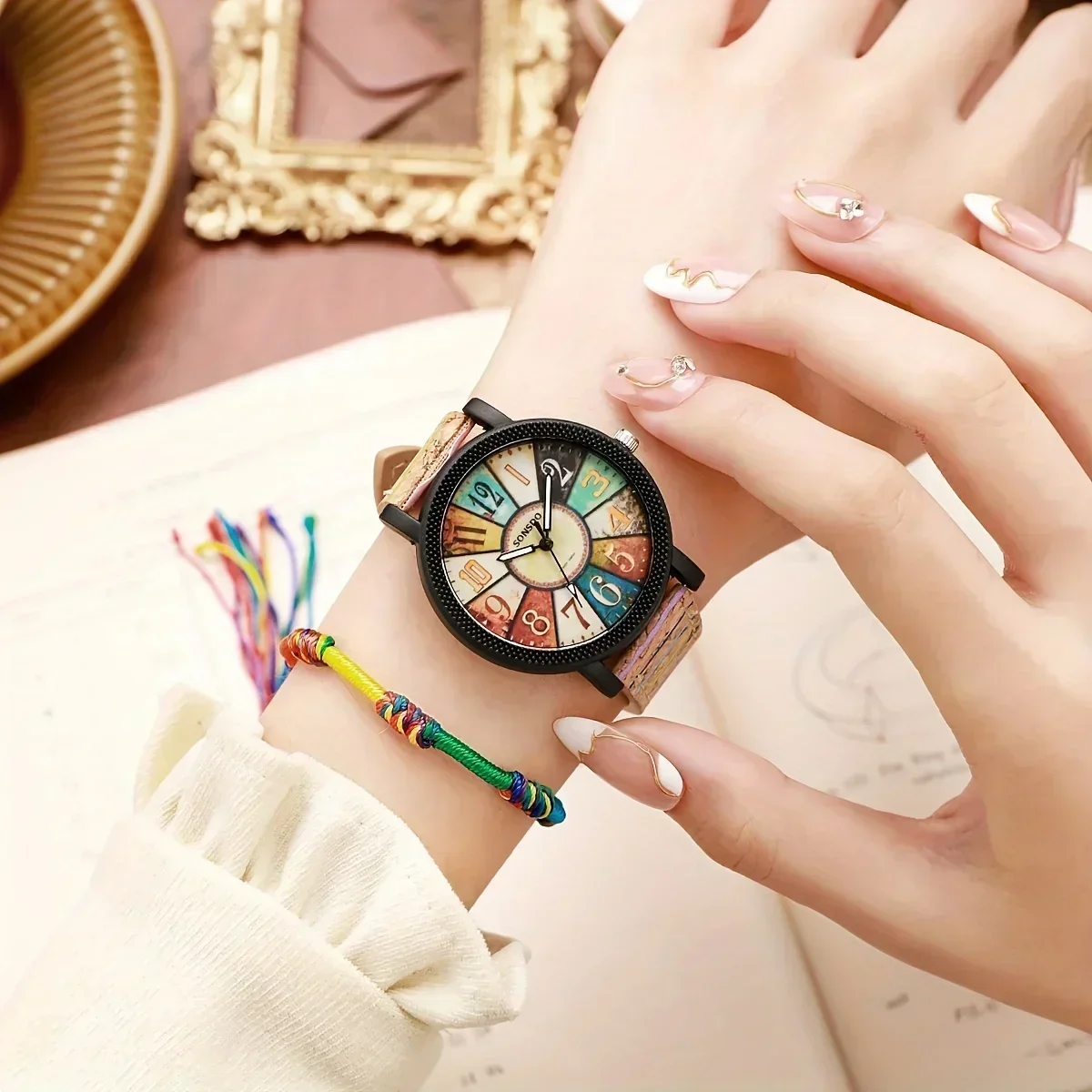 Montre à quartz pour femme de  - Ethnic Modern Fashion avis et prix